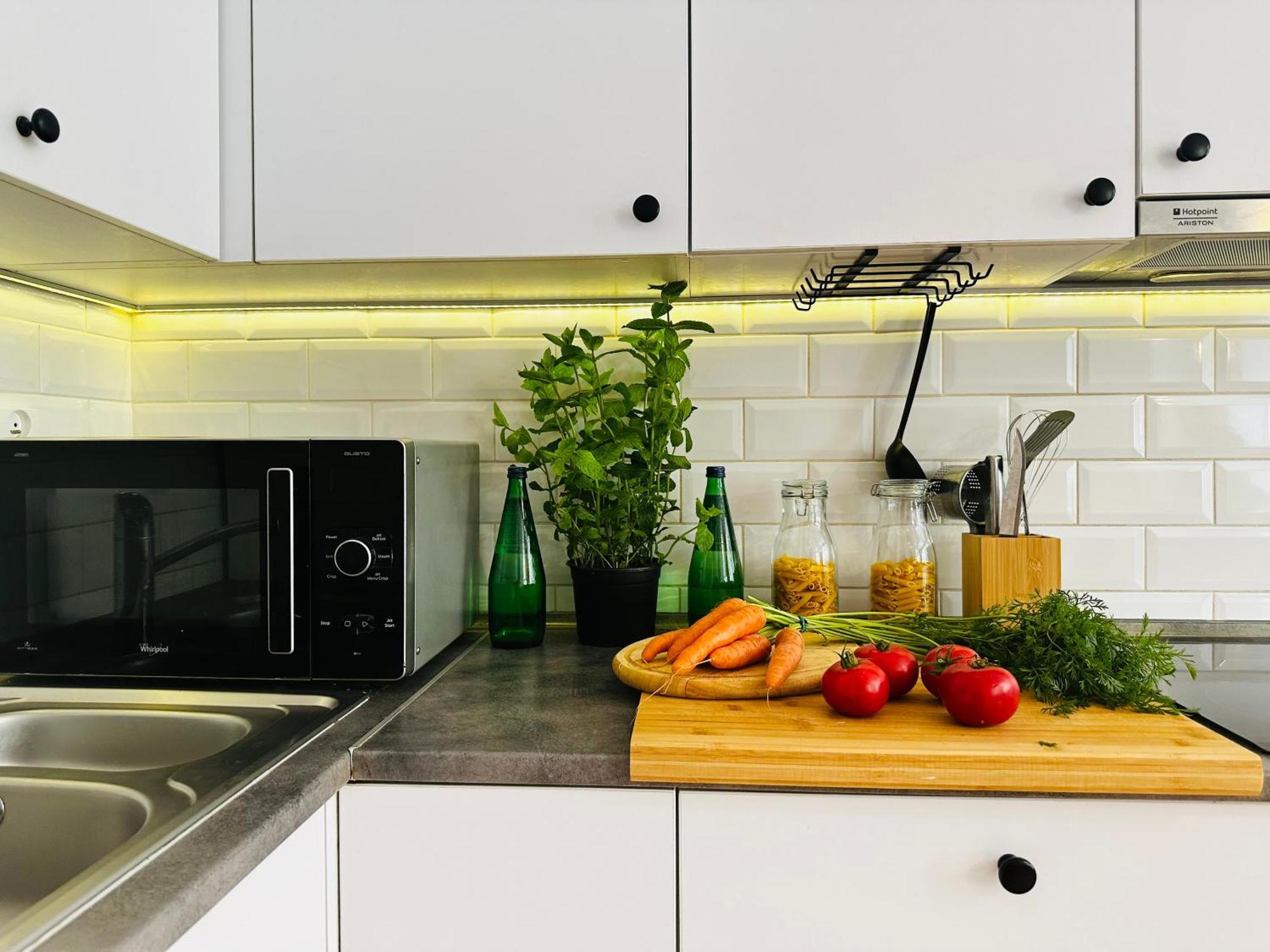 Luxury 4-Bedroom Apartment In Centre - Self-Check In & Fast Wifi Varsovia Exterior foto